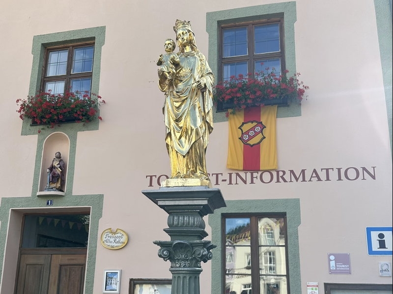 Größer anzeigen...